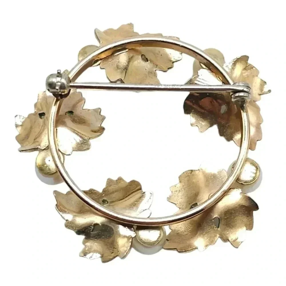 KREMETZ  Vine Leaves Wreath Brooch Pin Gold Plated Metal Genuine Pearls 1950’s